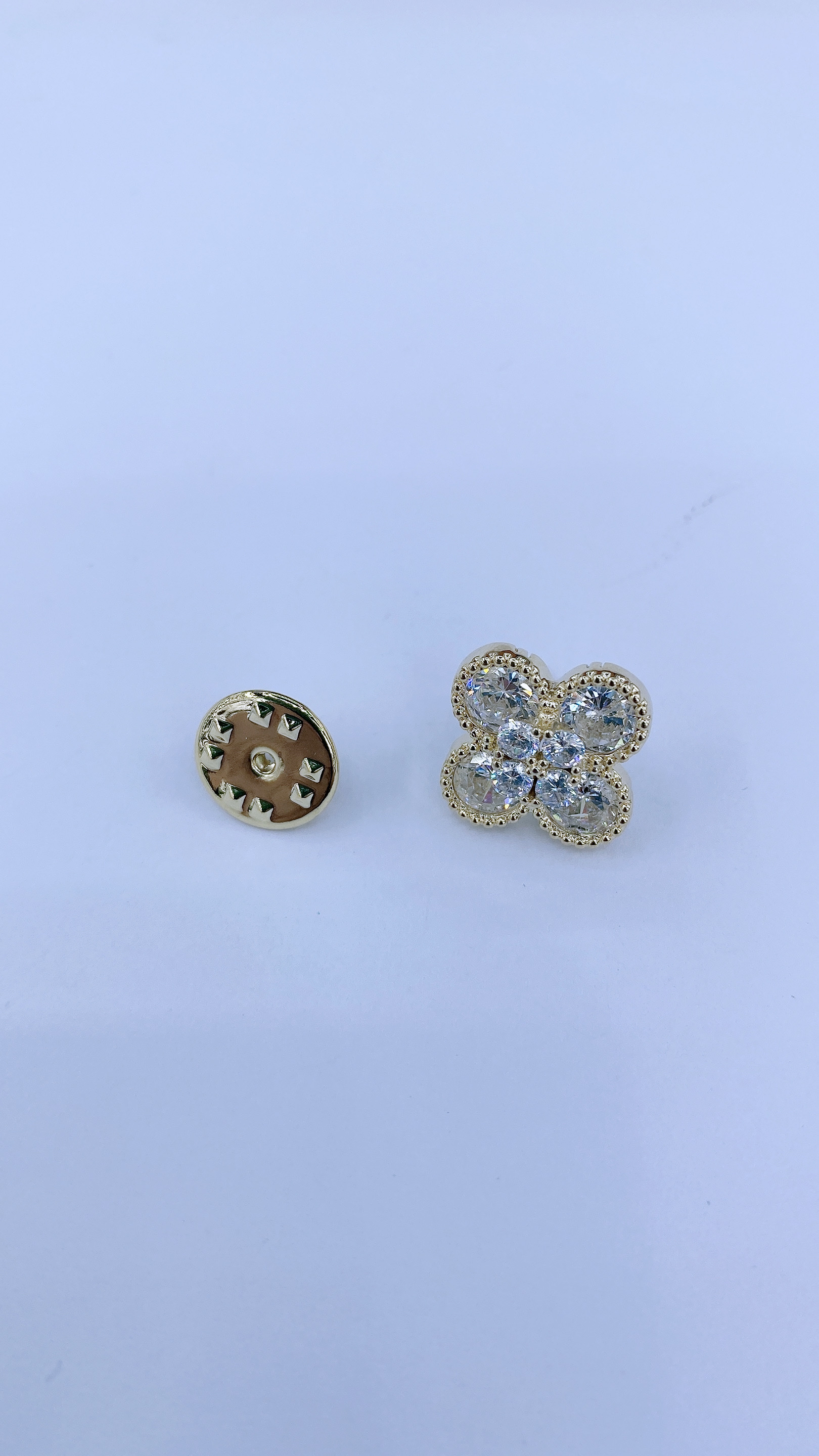 胸针/锆石/四叶花产品图