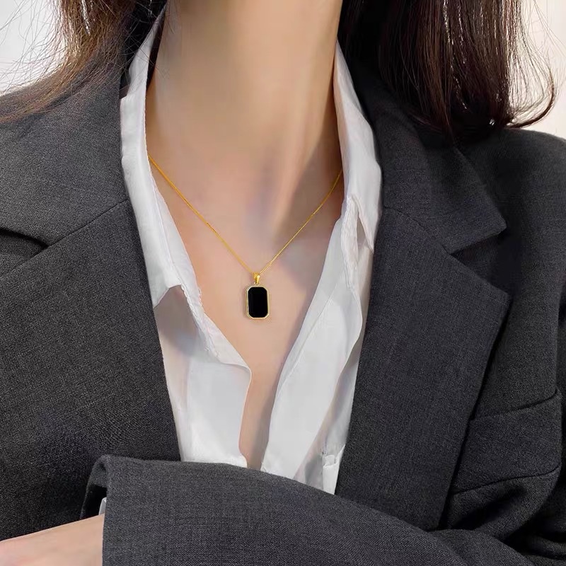 The popular and stylish silver jewelry brand "Weixiao 123" features novel and exquisite designs details Picture
