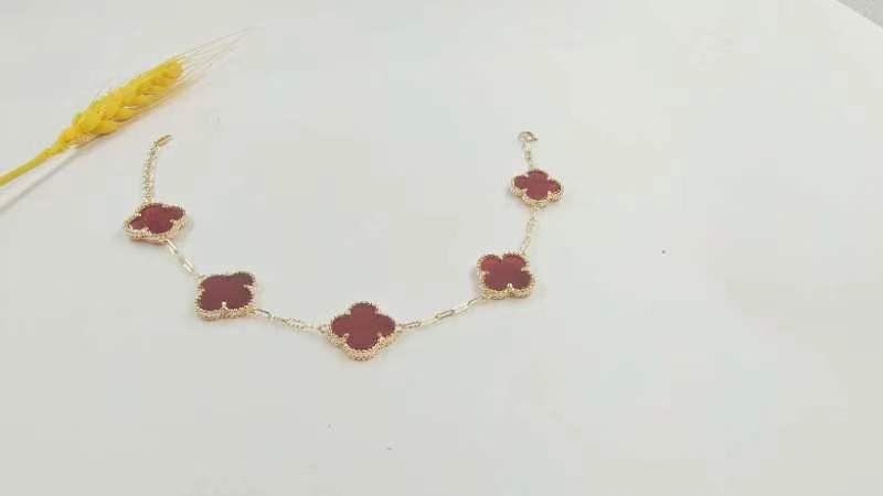 The popular and stylish silver jewelry bracelet, Four-leaf Clover s925, is all-silver with a slight smile of 123 details Picture