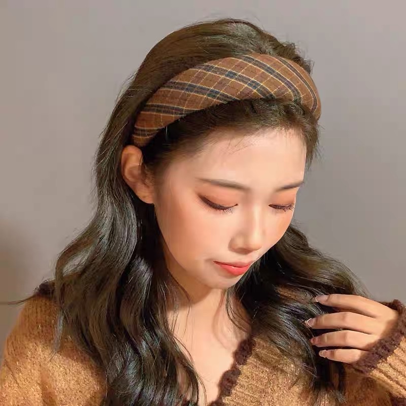 Women's retro high headband, wide edge facial hair tie, 2022 new style popular anti-slip hairpin headwear Item Picture