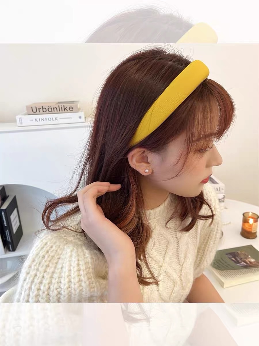 This Korean imported retro solid-color fabric high headband that highlights the face is a versatile and trendy trendy headband for spring and summer details Picture