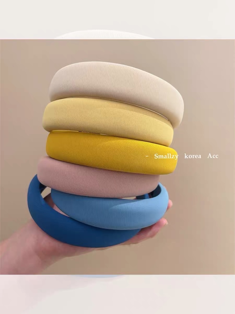 This Korean imported retro solid-color fabric high headband that highlights the face is a versatile and trendy trendy headband for spring and summer