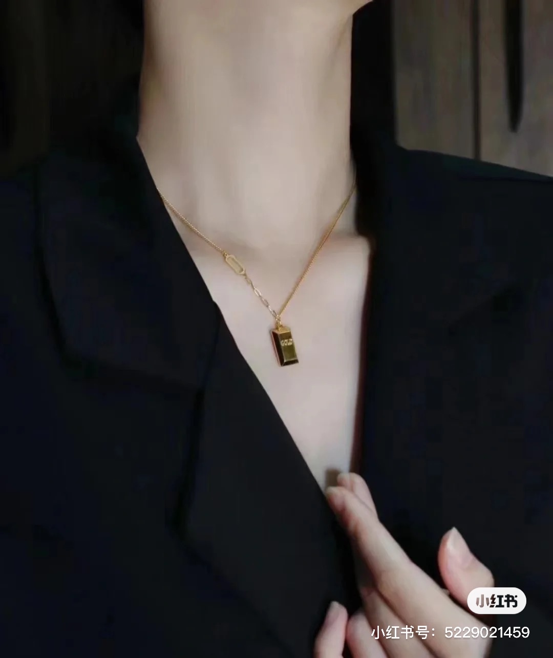 The s925 necklace, a trendy and stylish silver jewelry and gold bar with a unique style, is a must-have for Internet celebrities. It features a delicate smile. 123 Specification image