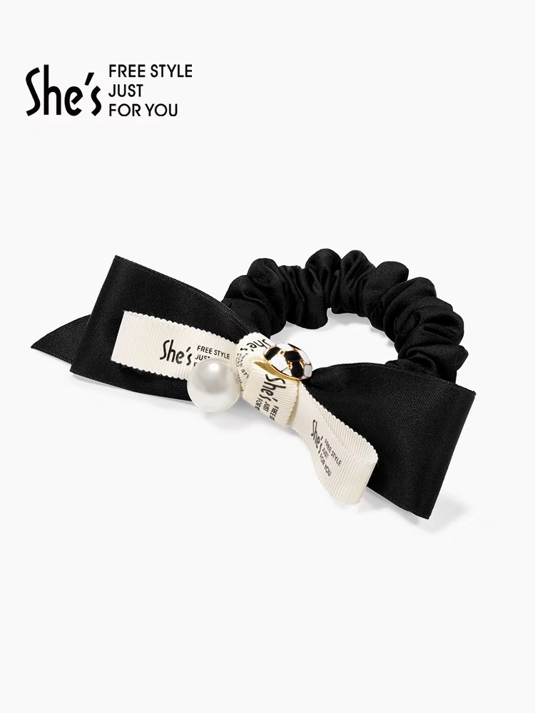 Emilia's four-leaf clover symbolizing good luck ~ Hair bands, hair accessories, hair ties, leather bands, Korean hair ties, hair flowers, simple and elegant style, versatile 015 details Picture