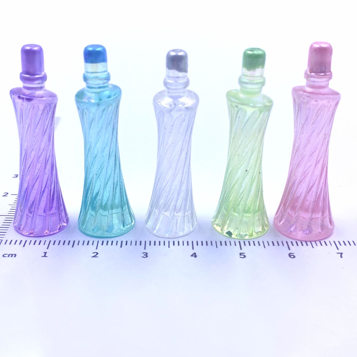 Resin accessories, mobile phones, refrigerators, patch materials, DIY handmade small bottles, wine bottles, simulation toys, accessories, beverage bottles, food and play ornaments, mixed packaging wholesale, Canton Tower, 500 pieces per package details Picture