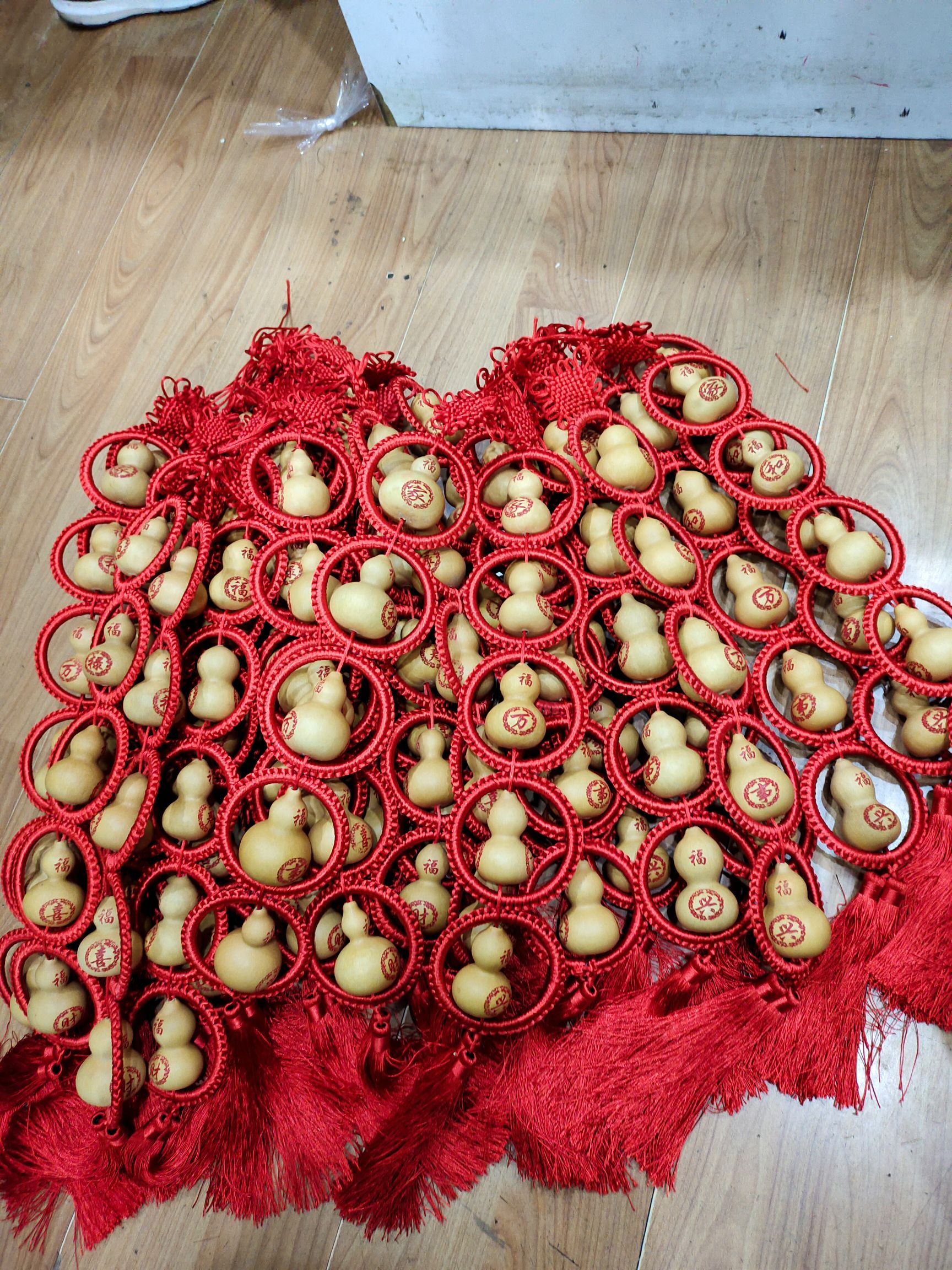 Natural small gourd Chinese knot skewers bring five blessings to the door, attracting wealth and good fortune Specification image