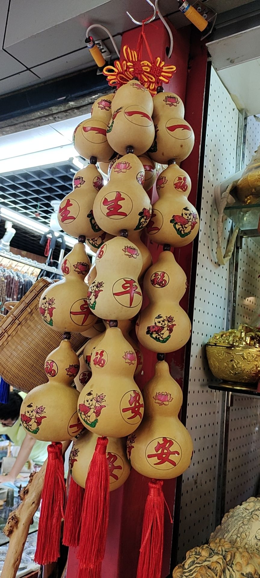 Natural small gourd Chinese knot skewers bring five blessings to the door, attracting wealth and good fortune Item Picture