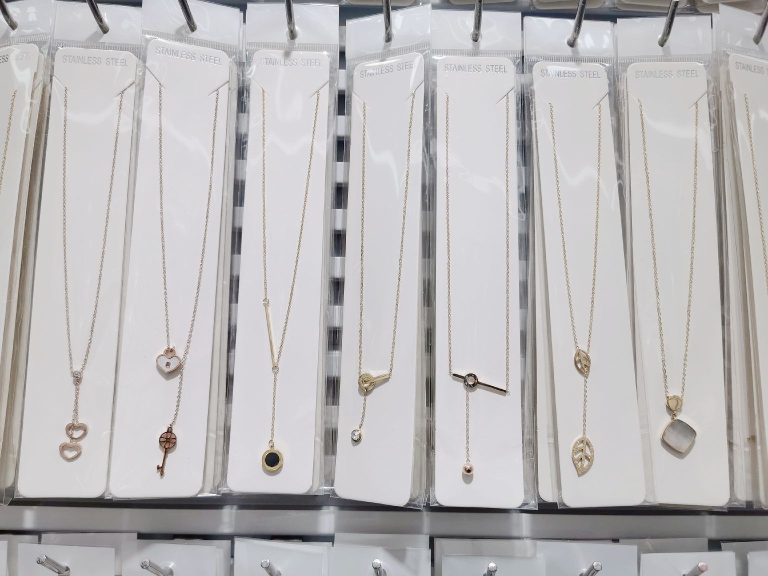 Xinchen LKSTYLE non-fading titanium steel necklace, ins cold style, high-end feel, niche design, exquisite internet-famous style Item Picture