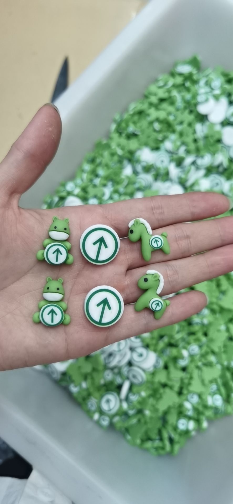 Three sets of resin accessories in one package, cartoon and cute plastic mixed, frosted resin patches, diy lucky bags, animal, flower and fruit accessories, factory direct sales Specification image