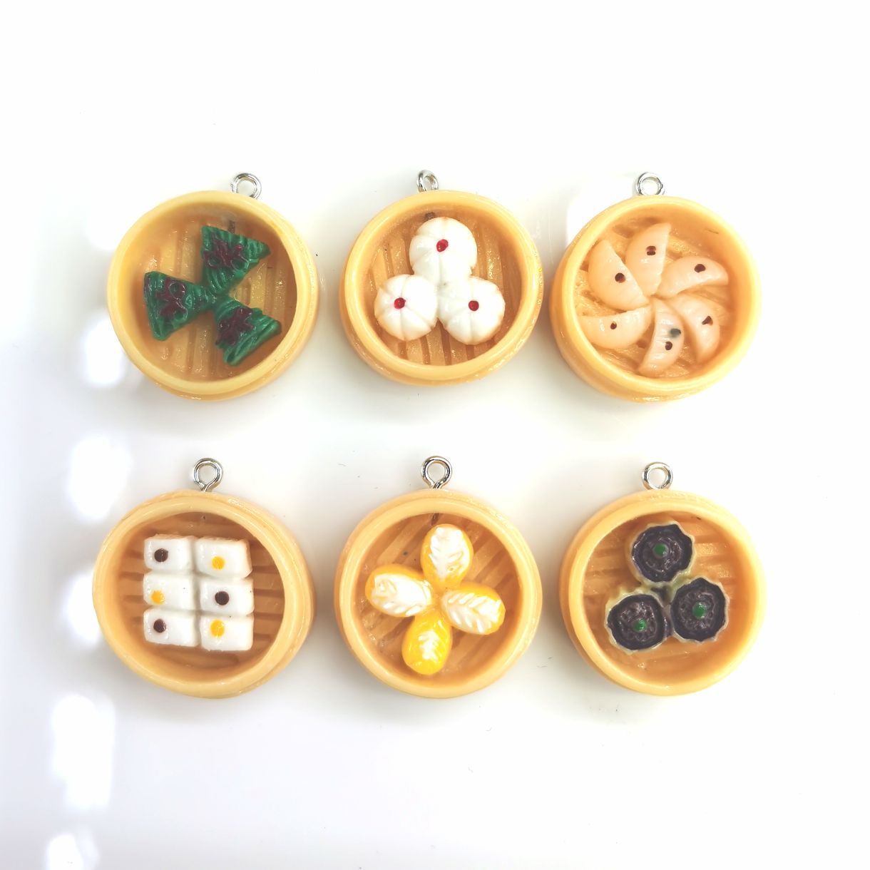 Resin accessories, mobile phone, refrigerator, patch materials, DIY handcrafted small bottles, wine bottles, simulation toys, jewelry accessories, beverage bottles, food and play ornaments, mixed wholesale, hair clips, pendants, bags, shoes, leather, earrings and accessories details Picture