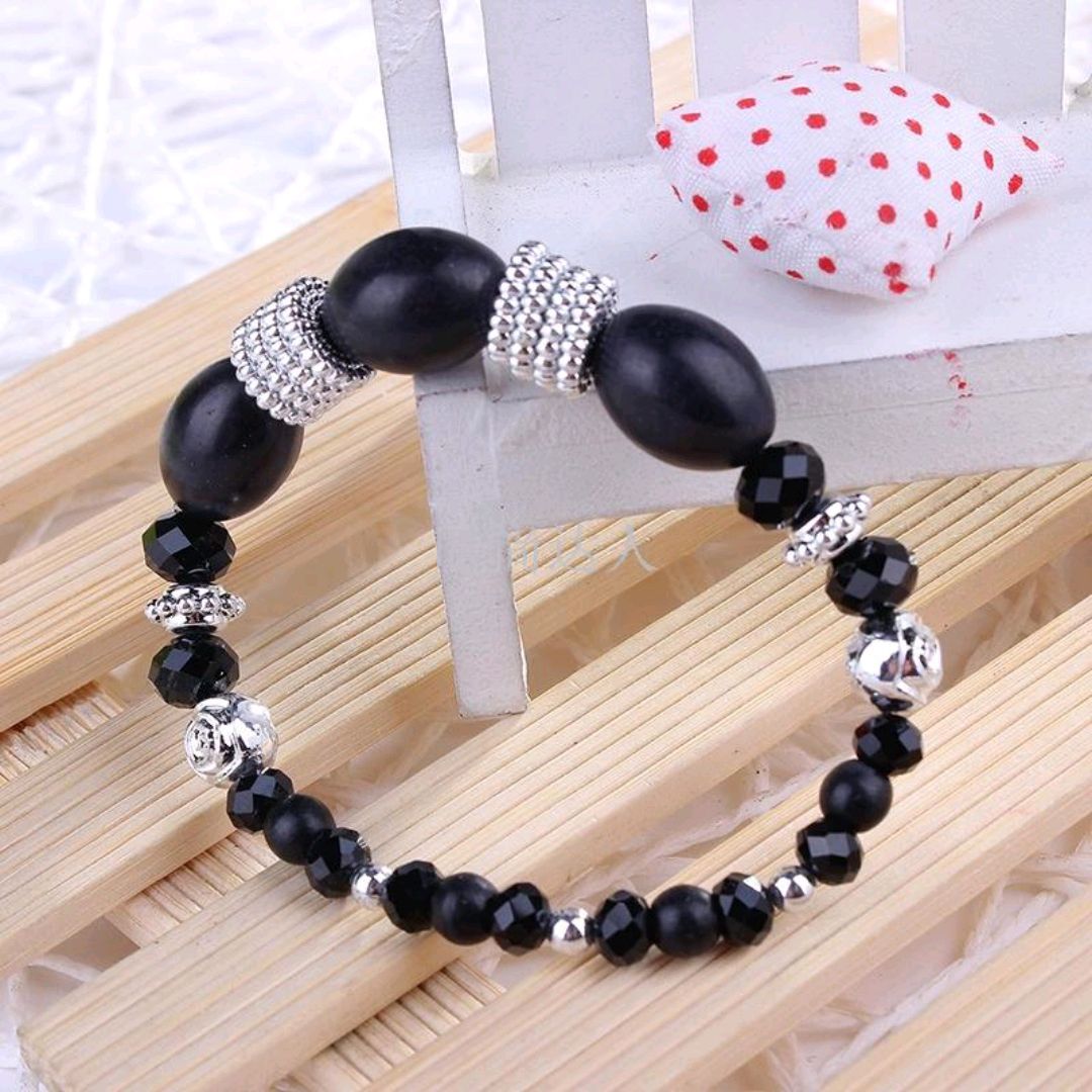 Strawberry crystal bracelet for ladies, original handcrafted beaded silver bracelet, cute bracelet Application Scenario