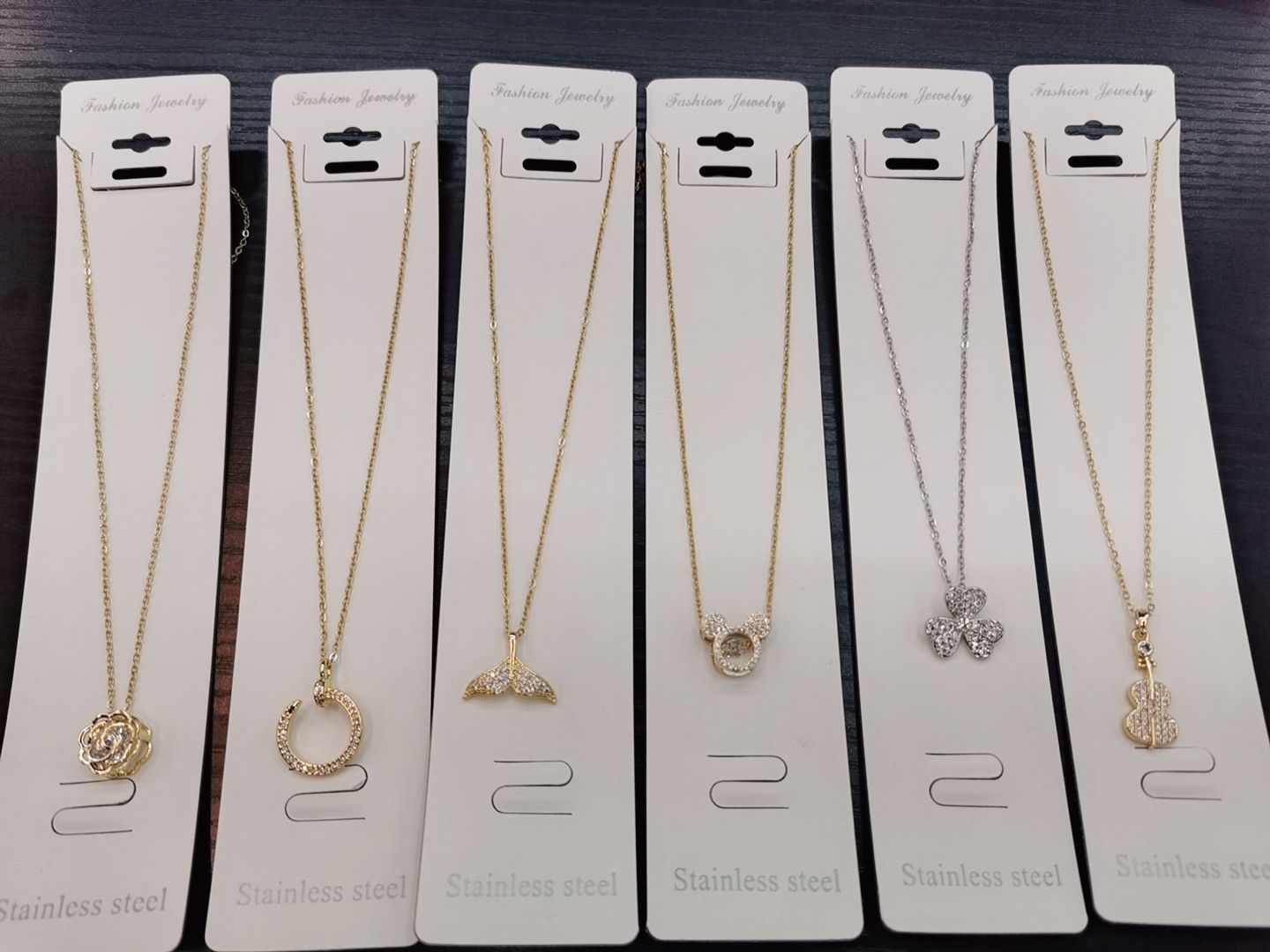LKSTYLE non-fading titanium steel exquisite small necklace, ins cold style, high-end feel, niche design, exquisite internet-famous style Specification image