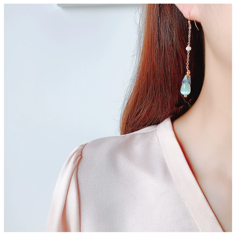 Handmade jewelry, romantic and artistic, ancient style enamel green, Dongling jade yellow crystal earrings, long pearl earrings