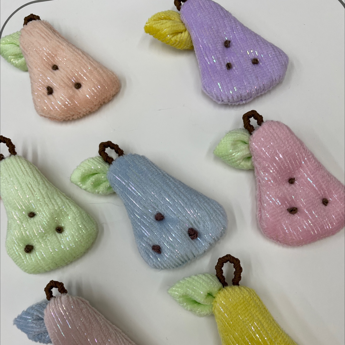 The new forest style of the autumn and winter plush flower duckbill sandwich with a seven-color, super soft embroidered pear charm details Picture