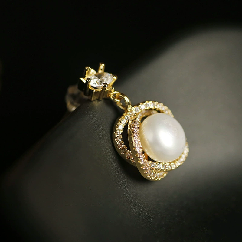 Factory direct sales of retro-style earrings, high-end and elegant freshwater pearl stud earrings Specification image