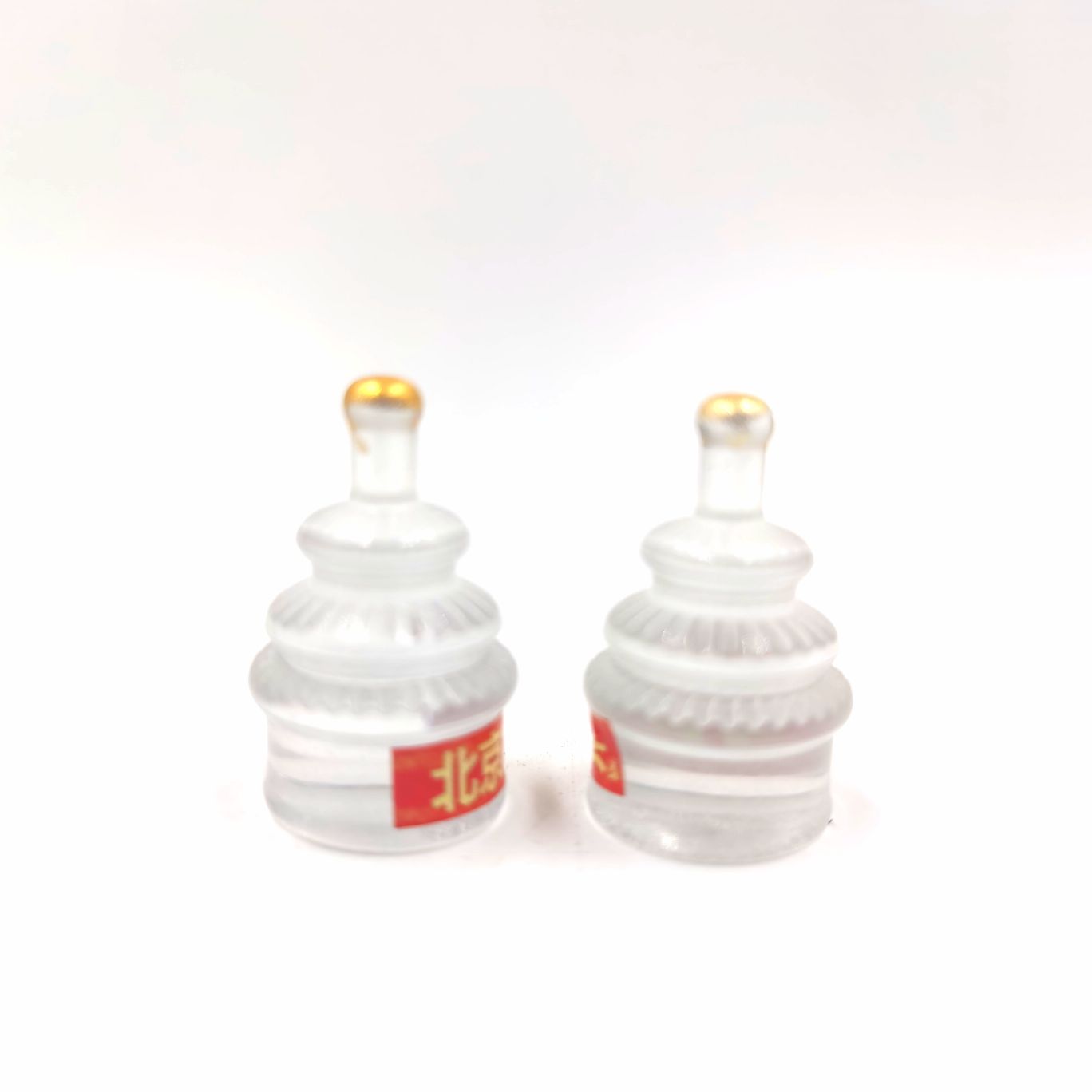 Resin accessories, mobile phones, refrigerators, patch materials, DIY handcrafted small bottles, wine bottles, simulation toys, ornaments, beverage bottles, food and play items, mixed packaging, clear packaging wholesale, Beijing Erguotou, 500 pieces per package Application Scenario