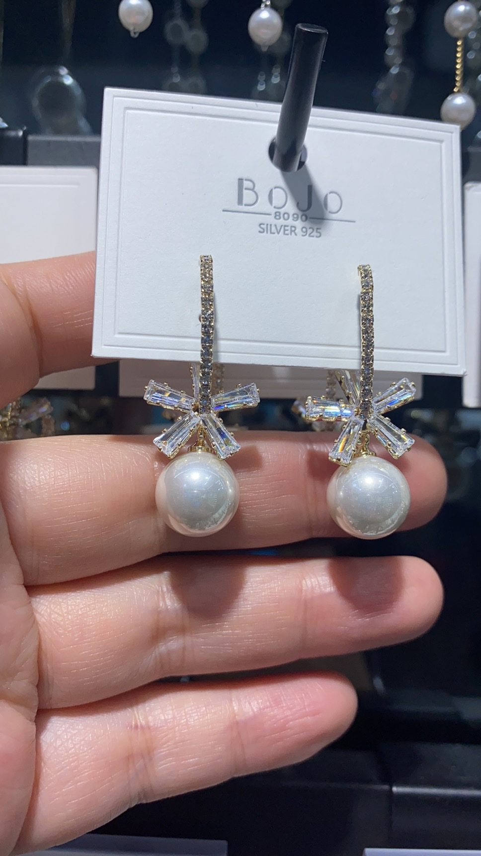 精致花朵扣珍珠