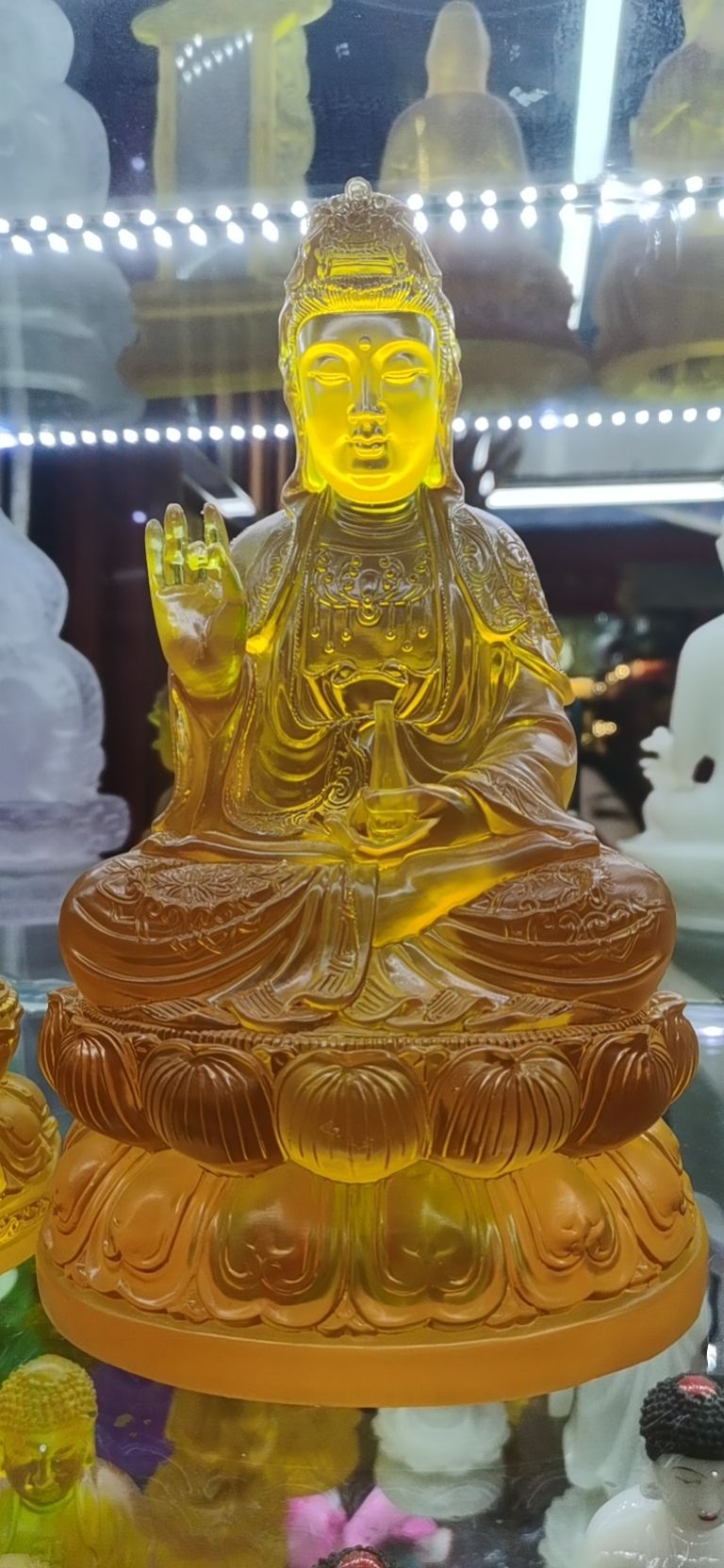 Helian Cultural Products Co., LTD. 1 Premium craft water glass Guanyin Bodhisattva Buddha Statue for home worship, home Buddhist hall decoration handicrafts and ornaments, free shipping Application Scenario