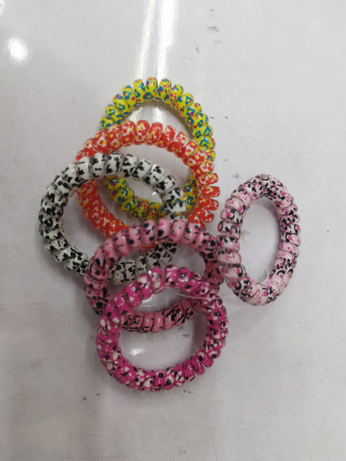Large wristbands, telephone lines, popular hair accessories, high-elasticity hair bands, ponytails, and elegant hair ties details Picture