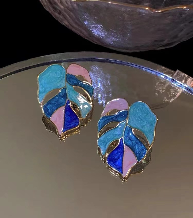 Blue interlaced oil drip earrings, silver needle anti-allergy jewelry, CAI Ni accessory model 054