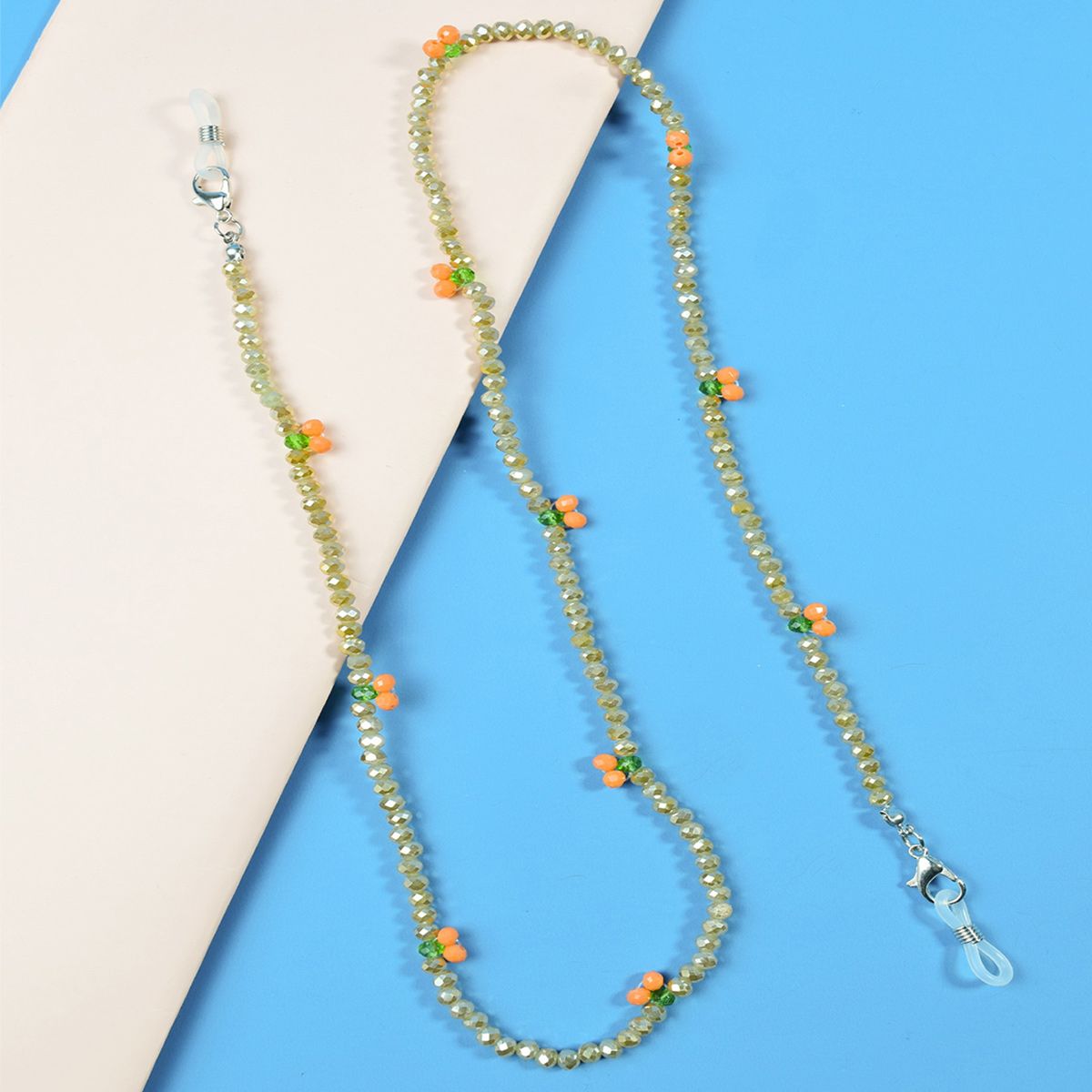 Korean Instagram bestsellers recommend the same style of eyeglass chains as their idols for fashion details Picture