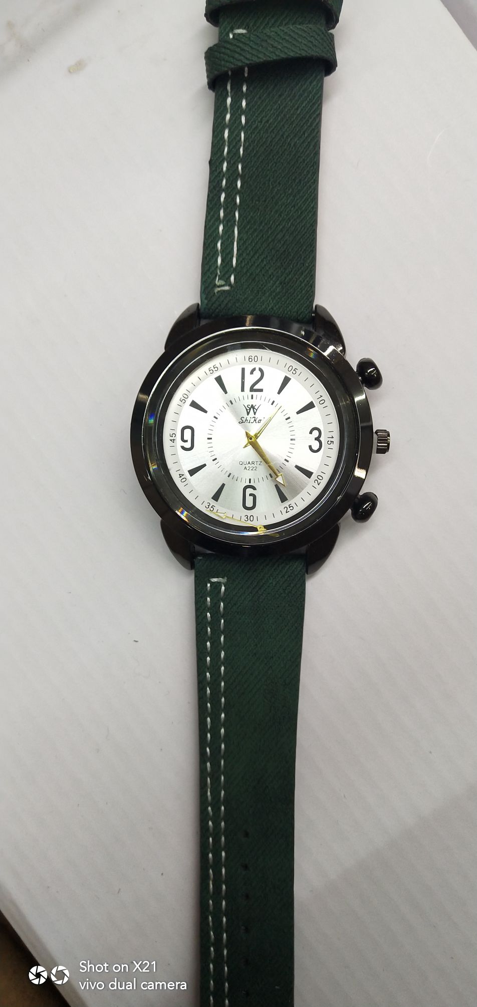 Trendy and fashionable leather strap casual sports men's quartz watch Application Scenario
