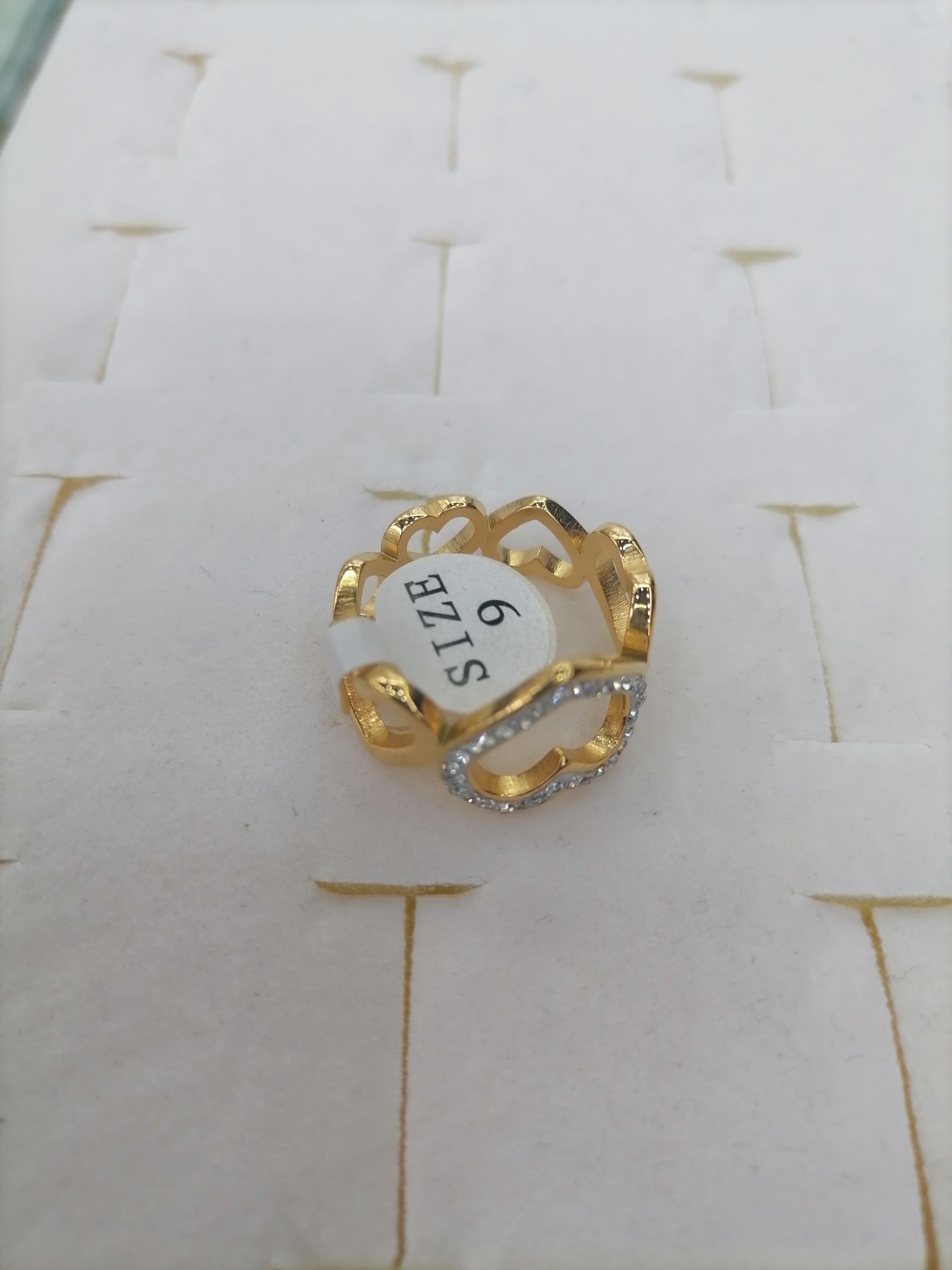 Titanium steel gold heart-shaped hollowed-out diamond ring, Red Star Jewelry 03-105 detail image 4