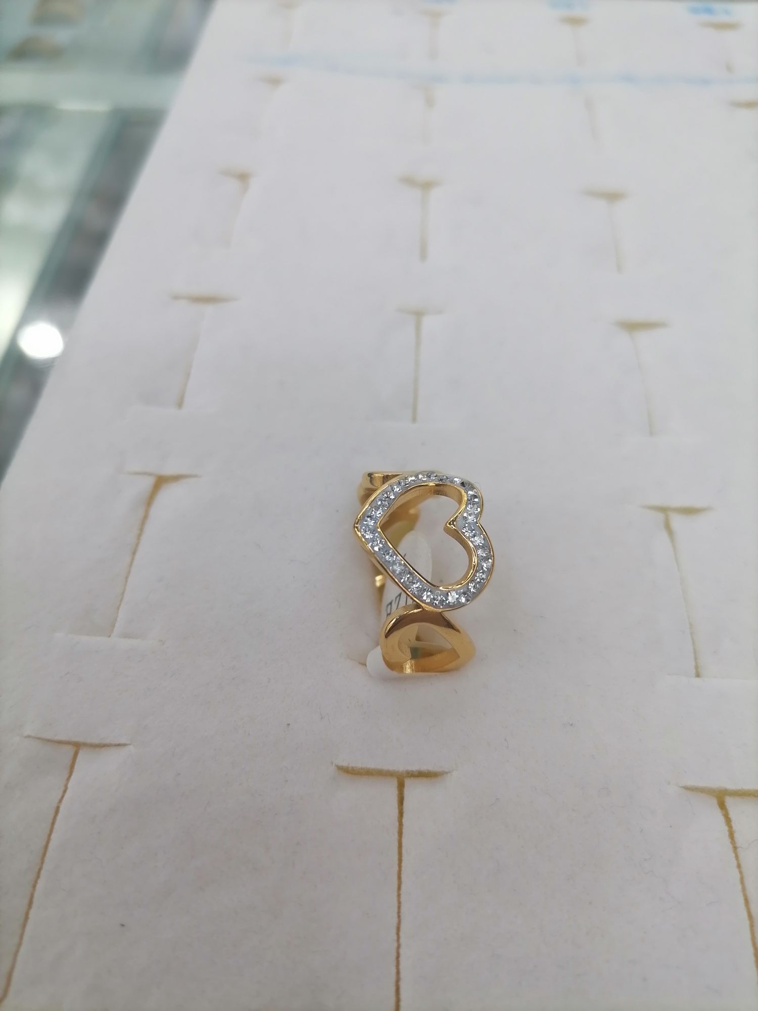 Titanium steel gold heart-shaped hollowed-out diamond ring, Red Star Jewelry 03-105 details Picture