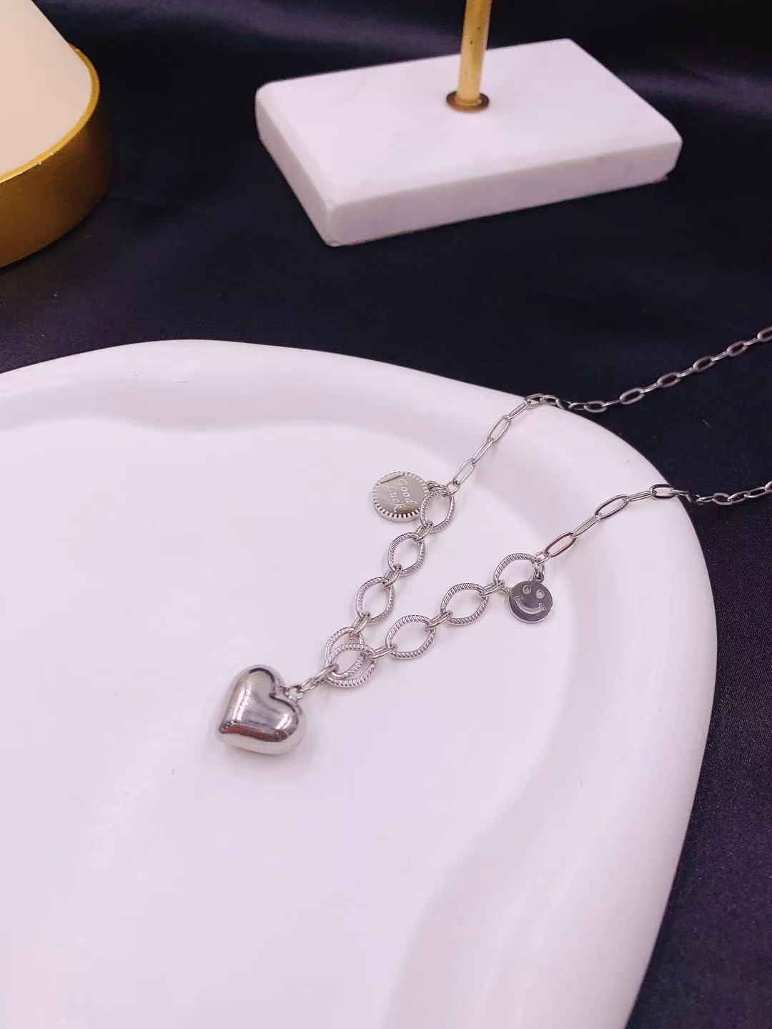 Titanium steel heart necklace is a versatile, fashionable, trendy and personalized necklace