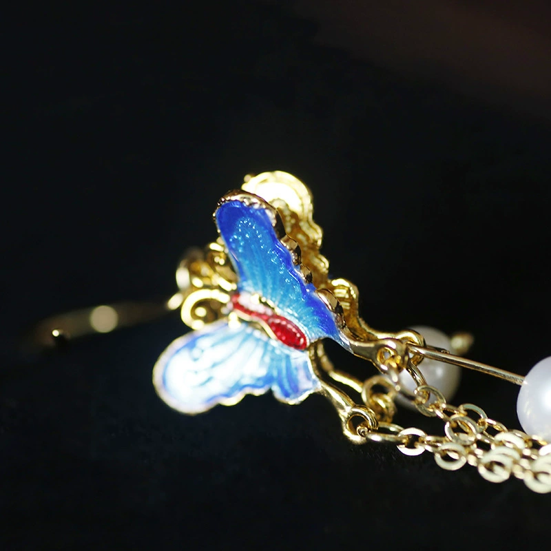 Original Chinese-style popular jewelry: Double-sided butterfly freshwater pearl 14k real gold long, elegant and cute women's earrings Application Scenario