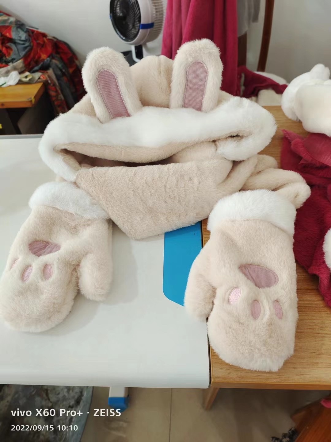 Yuhan Accessories' six-color hat, scarf and glove three-in-one fashionable and cute hat 50 details Picture