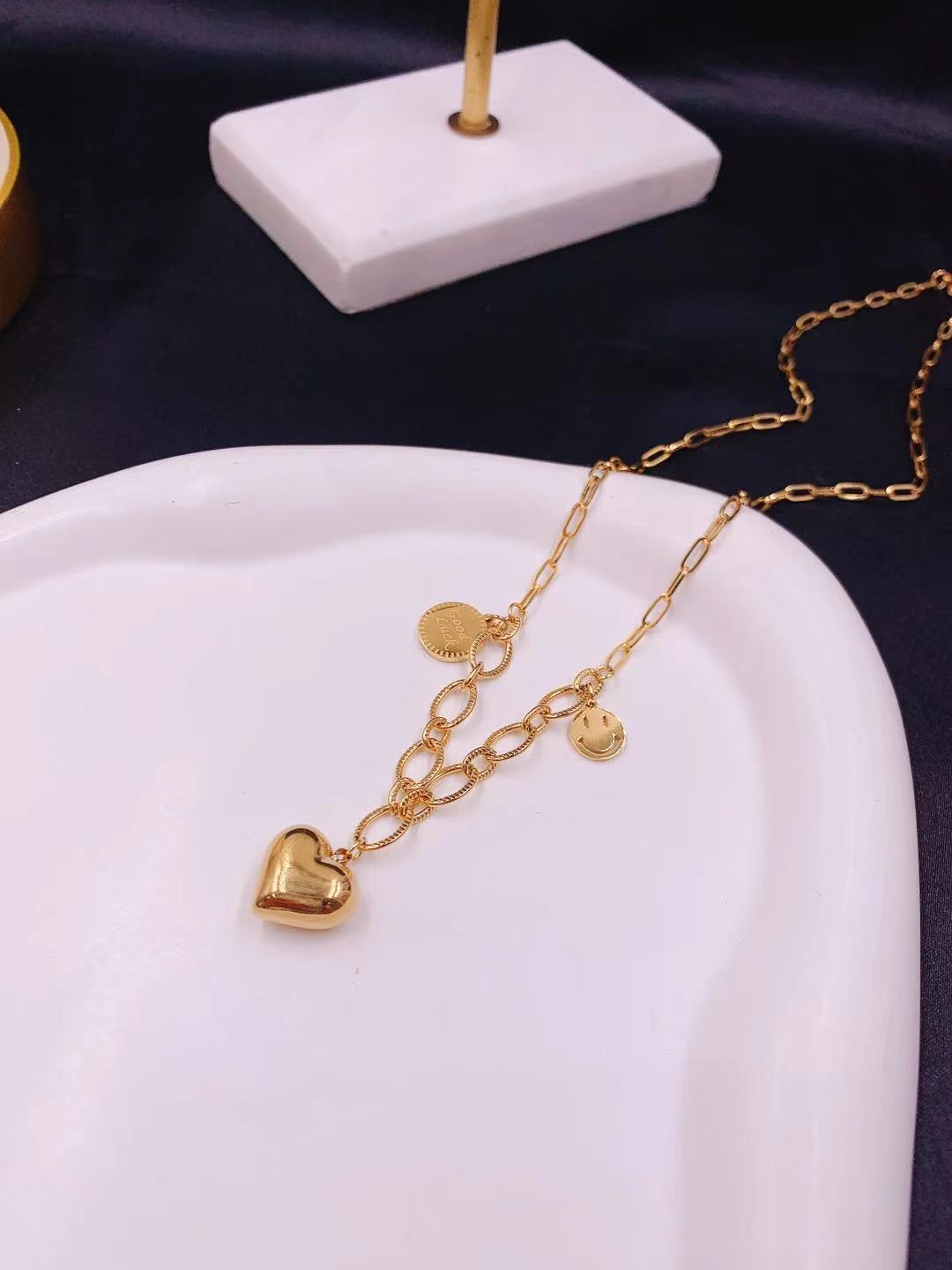 Titanium steel heart necklace is a versatile, fashionable, trendy and personalized necklace Specification image