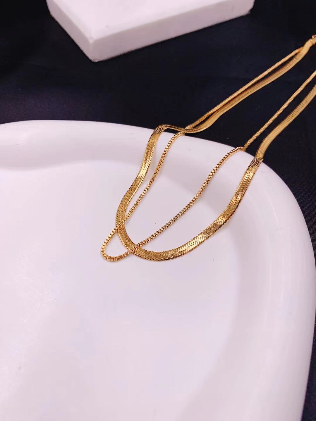 Titanium steel double-layer necklace, versatile, fashionable, trendy and personalized, blade chain box chain Specification image