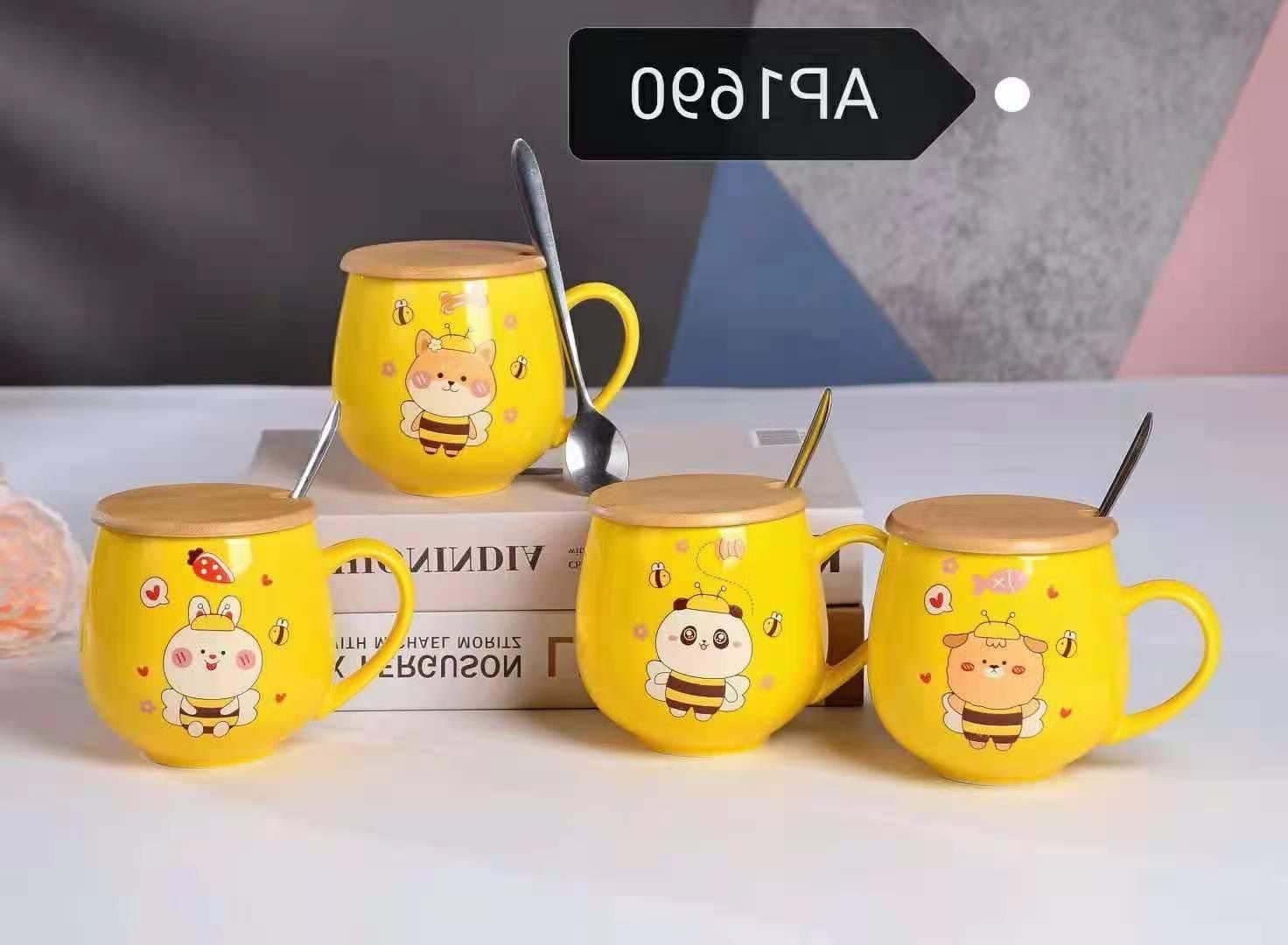 Creative ceramic water cups, cartoon covered spoon cups, opening small gifts, mugs, and street stall general merchandise sources Item Picture