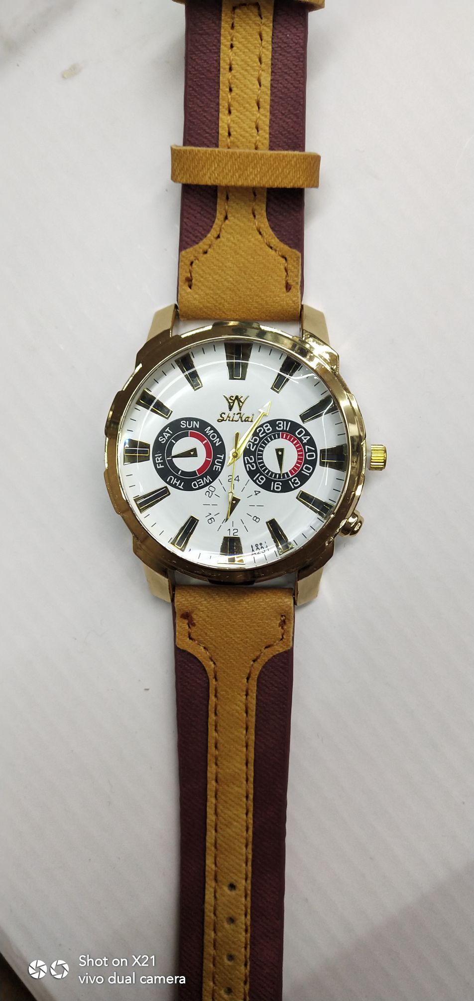Fashionable and trendy men's belt casual and fashionable sports watch Quartz watch Application Scenario