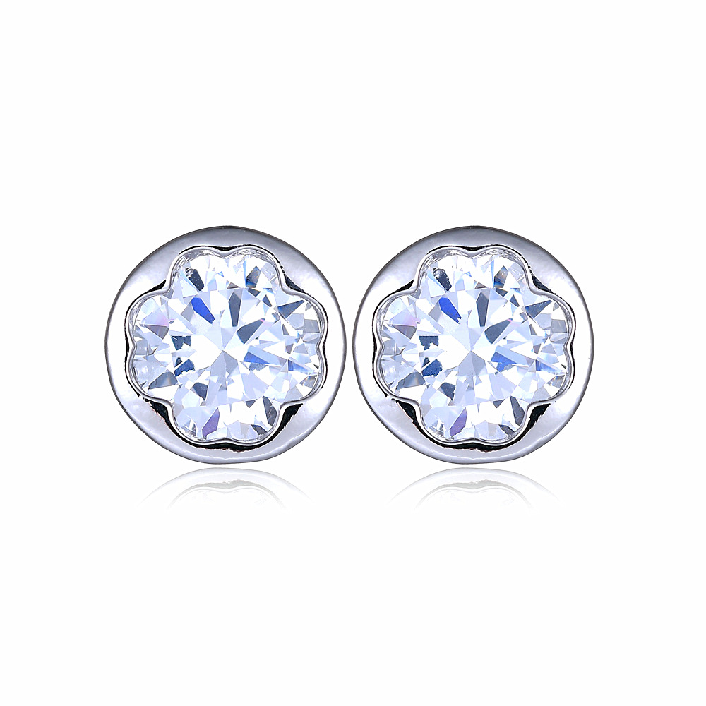 Lucky flower stud earrings set with garnet red zircon plated platinum, cross-border jewelry, simple and versatile stud earrings detail image 3