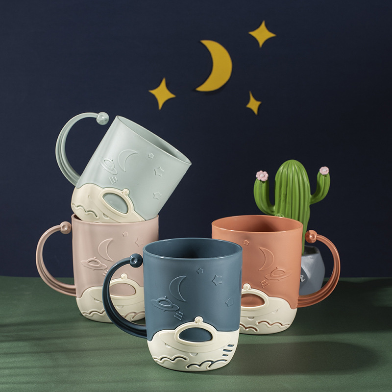 Double-layer plastic cups, bathroom mouthwash cups, drinking cups, household couple toothbrush cups, tea cups, wholesale street stall supplies Specification image