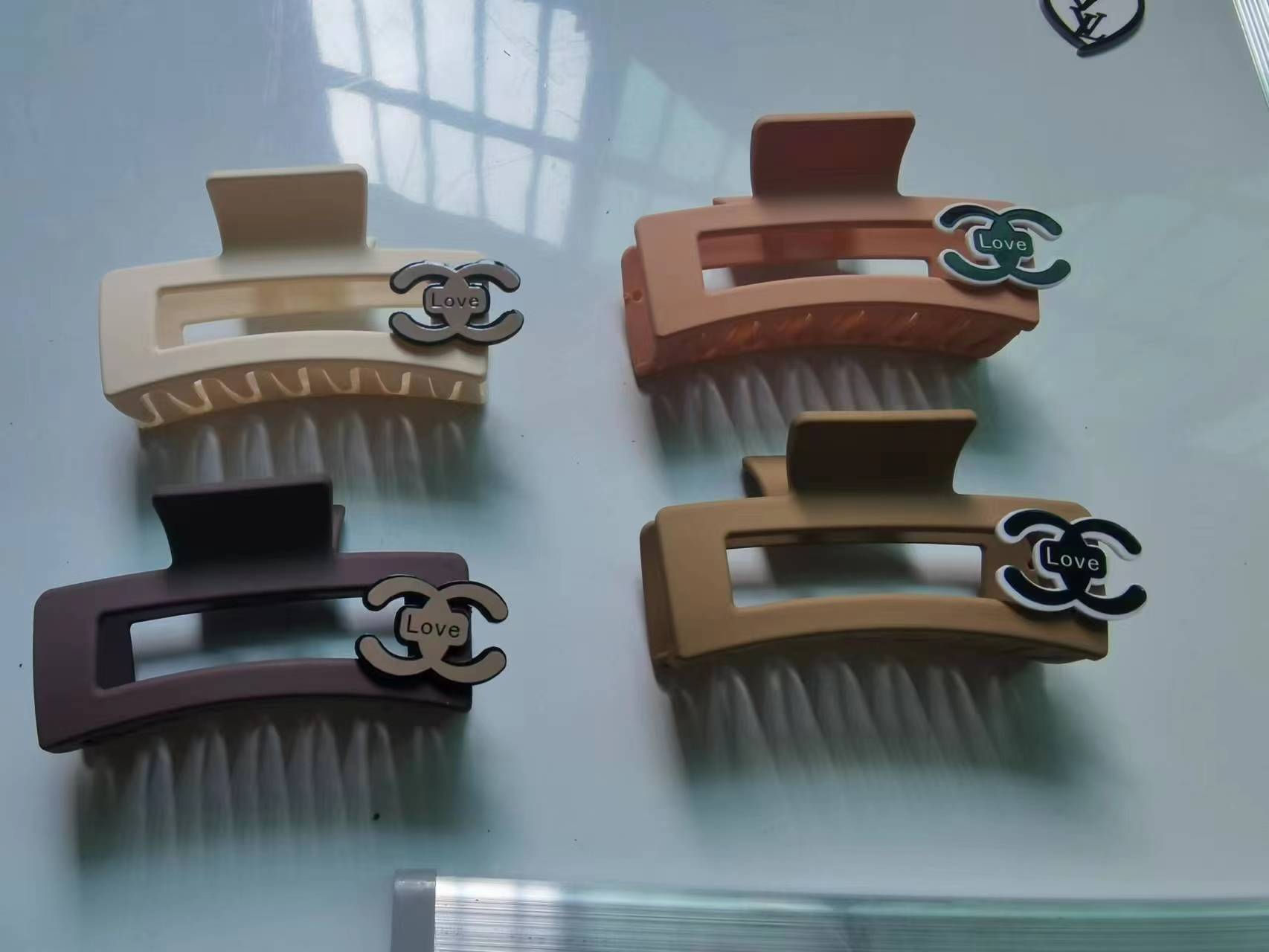 Haishen Accessories, a popular and trendy Korean-style fashionable rubber milk tea-colored plastic hair clip with accessories, shark clip, square semi-circular arc shape