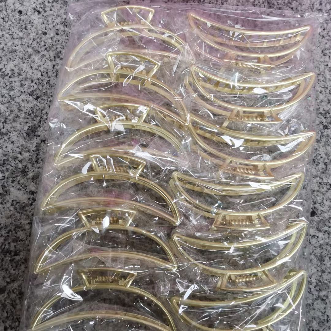 Haishen Jewelry's popular alloy hair clip, 11 cm, matte gold, popular fashion, classic alloy hair clip, cross shark clip, square, semi-circular arc Item Picture