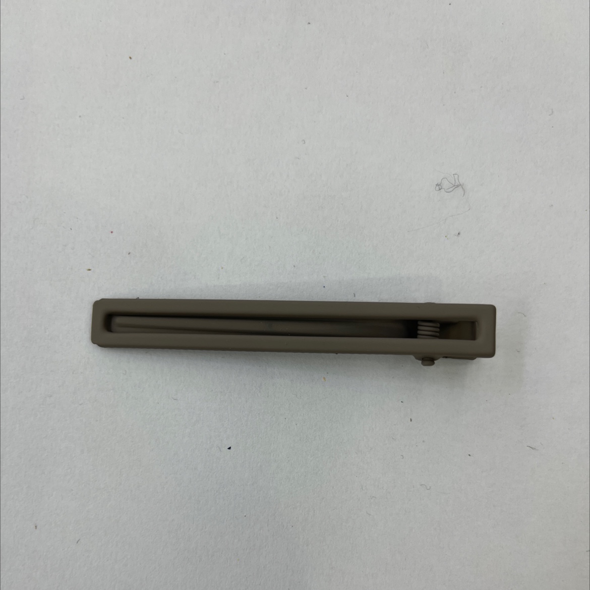 彩色8公分镂空方夹深咖