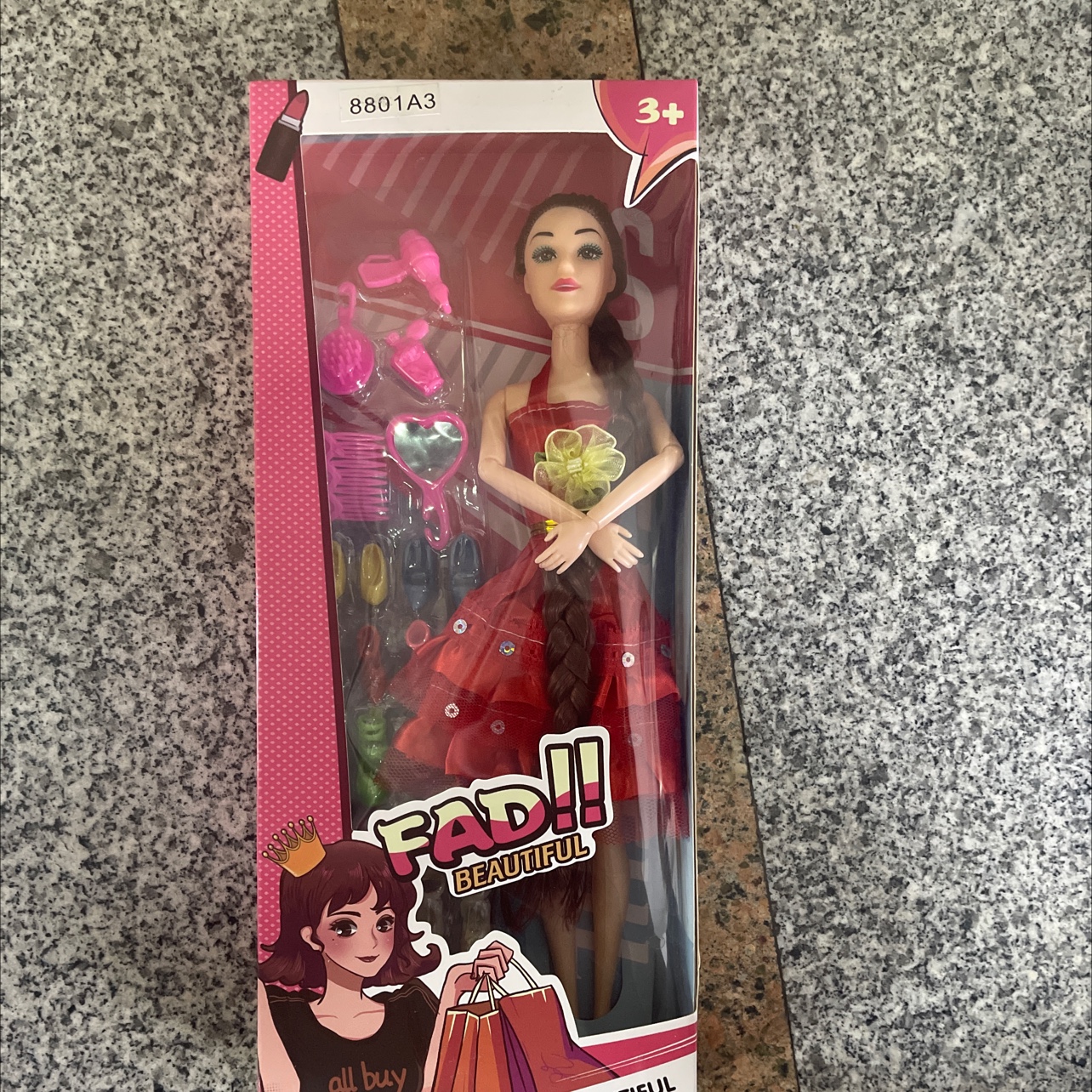 Welcome to purchase the new 2022-5A doll set with accessories. The dolls are solid and the hair is randomly selected.
