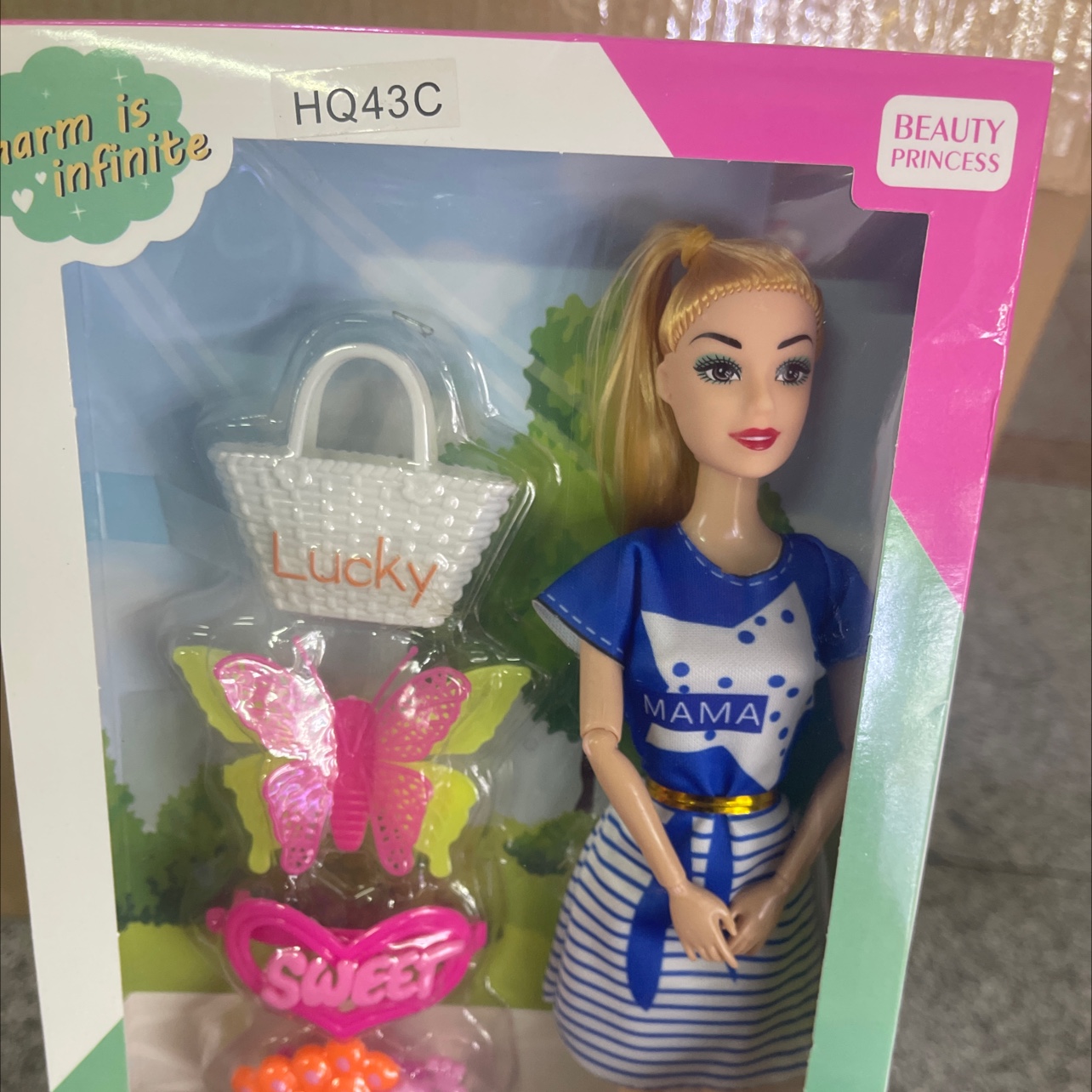 New doll set with accessories. The dolls are hollow and the hair is randomly selected. Doll mix style, hollow doll. There is random music. Welcome both new and old customers to purchase the 2022 new style dolls Specification image