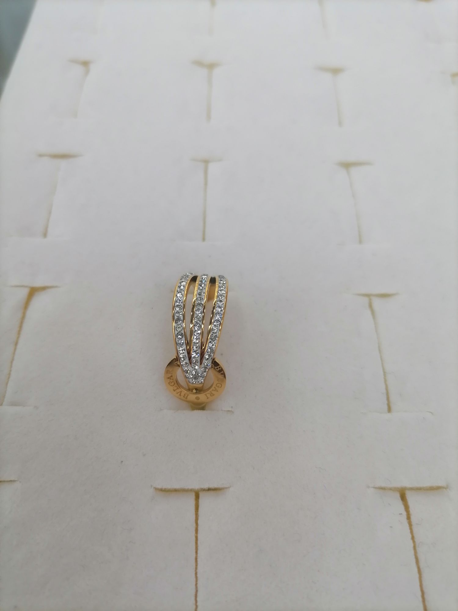 Titanium steel gold three-layer arc-shaped ring with diamonds, small circle fixed ring, Red Star Jewelry 03-110