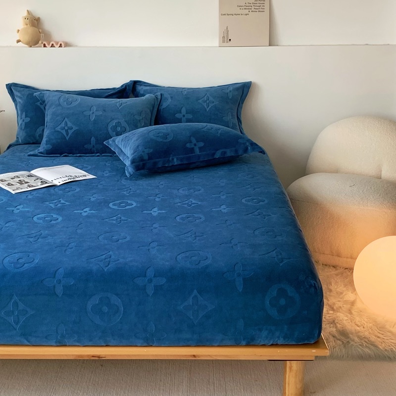Milk fleece fully wrapped soft bed covers, bedding, home textile duvet covers Application Scenario