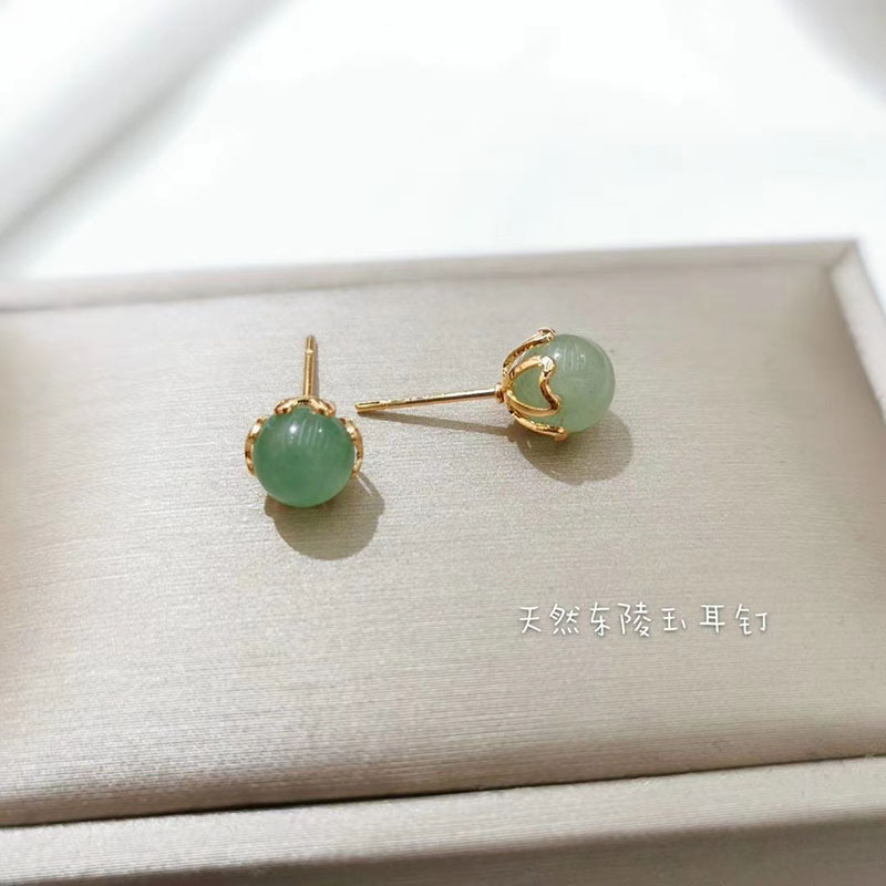 New Korean version, simple and elegant, heart-shaped crystal stud earrings, handcrafted pearl 14K gold-plated, non-fading, anti-allergy stud earrings Application Scenario