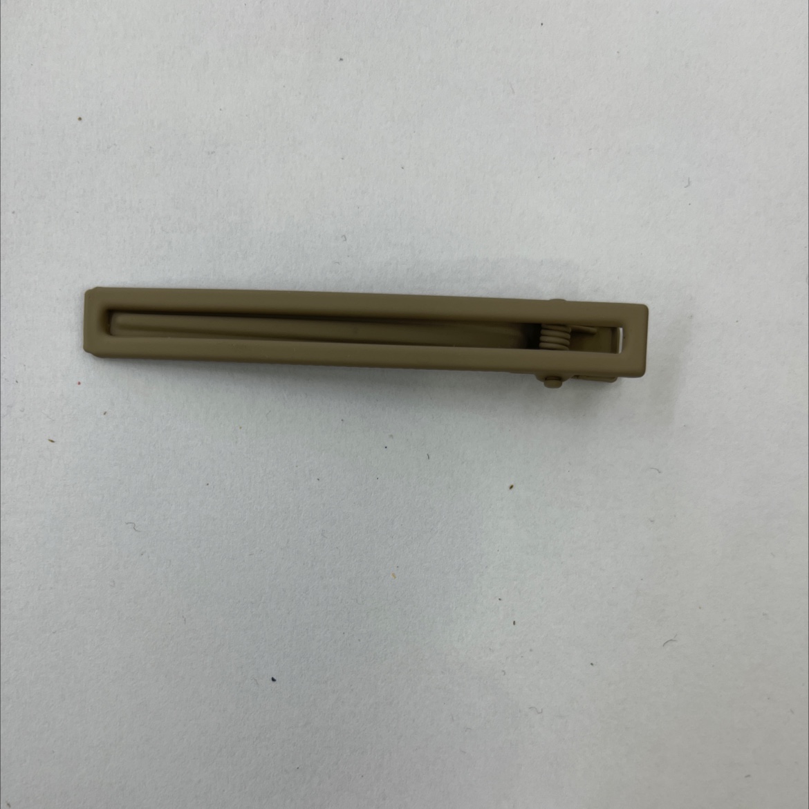 彩色8公分镂空方夹浅咖