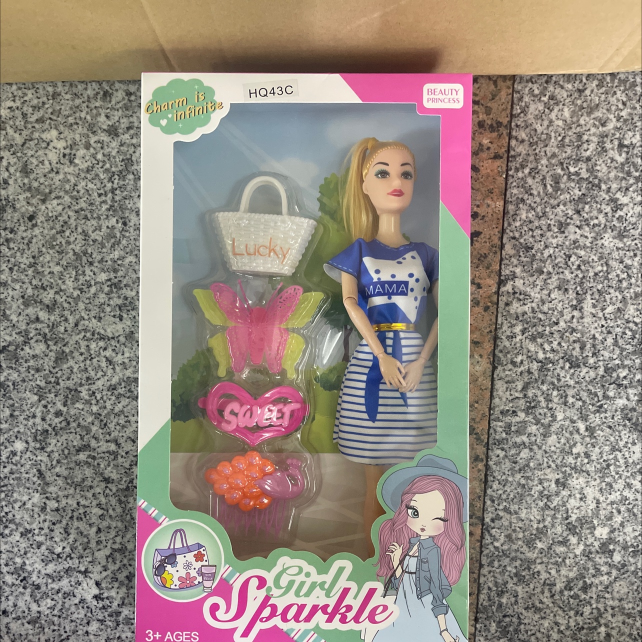 New doll set with accessories. The dolls are hollow and the hair is randomly selected. Doll mix style, hollow doll. There is random music. Welcome both new and old customers to purchase the 2022 new style dolls