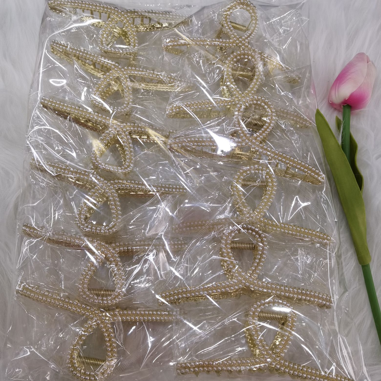 A 11-centimeter double-row diamond alloy semi-circle, a popular and trendy Korean-style fashion item from Haishen Jewelry Application Scenario