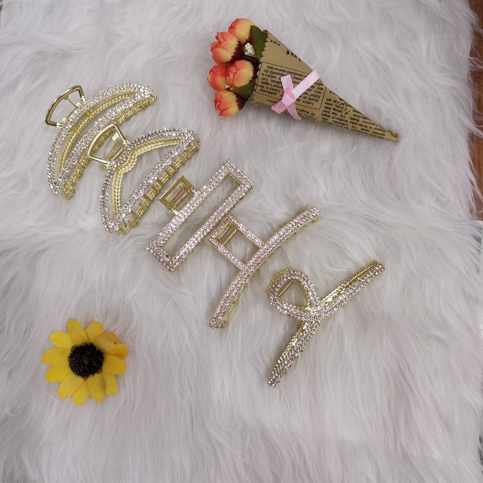 A 11-centimeter double-row diamond alloy semi-circle, a popular and trendy Korean-style fashion item from Haishen Jewelry Specification image