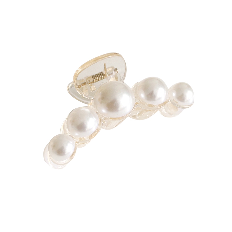 Versatile Styling with Pearl Hairpin